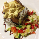 Smarrig kycklingröra till bakad potatis