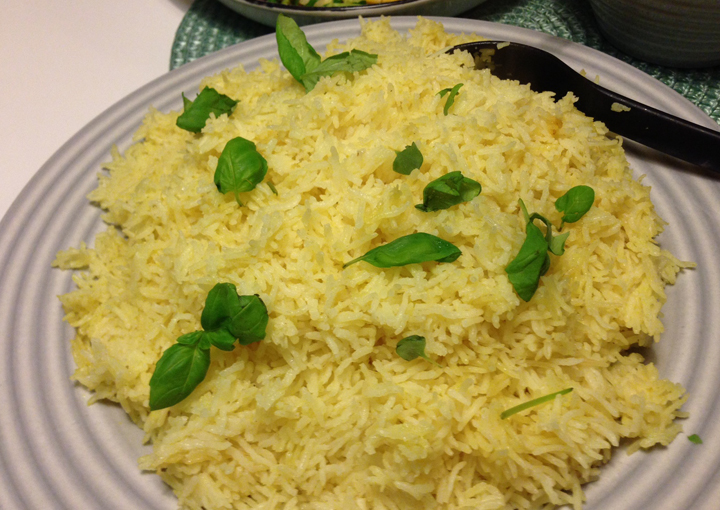 Ris smaksatt med ingefära och vitlök