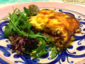 Grekisk moussaka släkt med tepsi?
